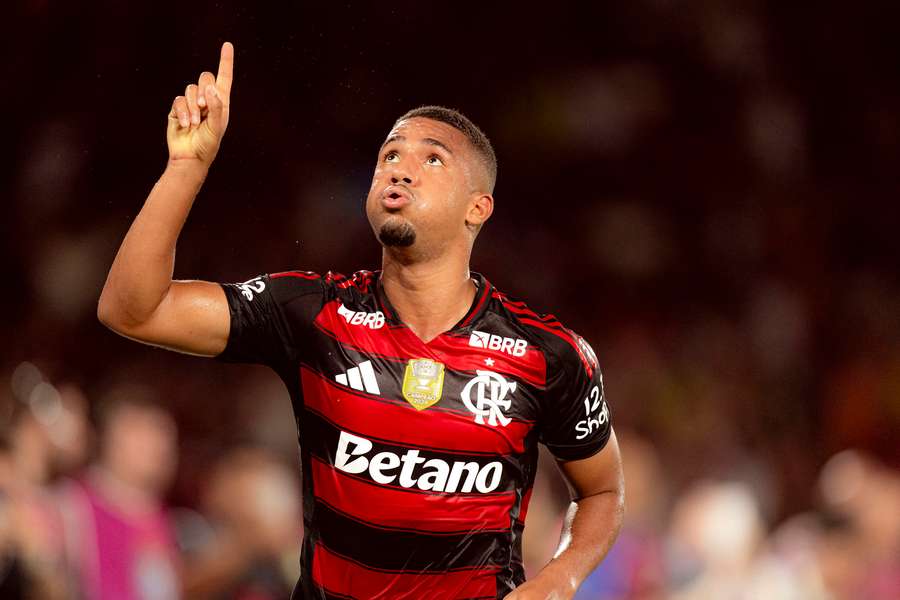 Samuel Lino, o autor do golo do título brasileiro Samuel Lino, o autor do golo do título brasileiro