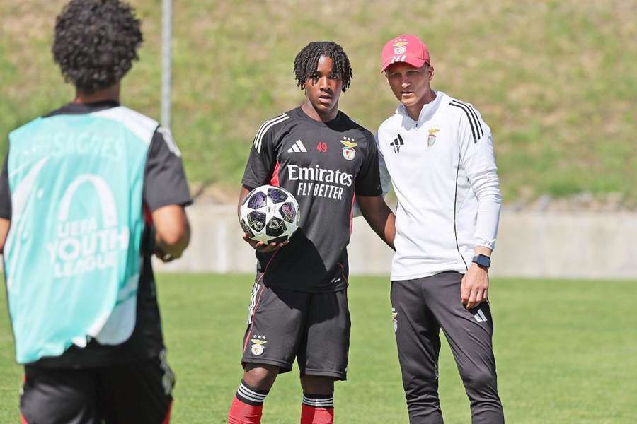 Vítor Vinha, treinador do Benfica Vítor Vinha, treinador do Benfica