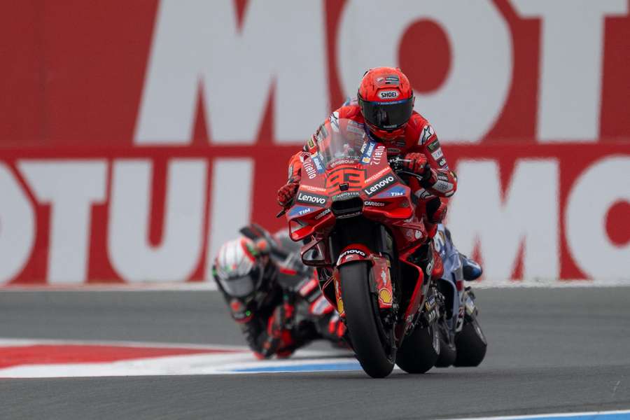 Marc Márquez triunfa em Assen