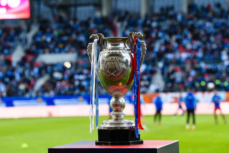 Trofeul acordat câștigătoarei Cupei României