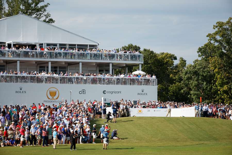 The crowd watches on at the Presidents Cup