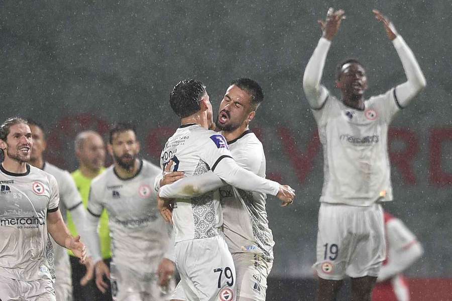 Trofense agarra liderança da Série A Trofense agarra liderança da Série A