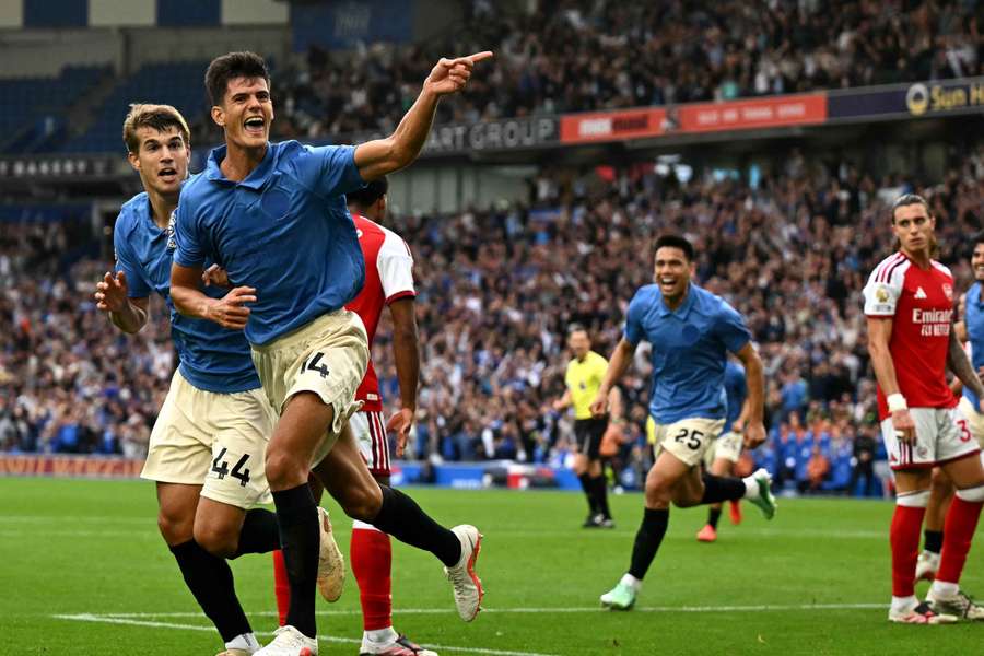 Brighton sobe ao pódio da Premier League Brighton sobe ao pódio da Premier League
