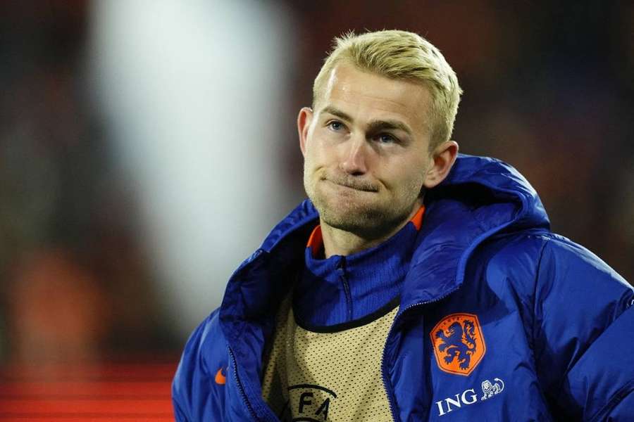 De Ligt face à l'Islande.