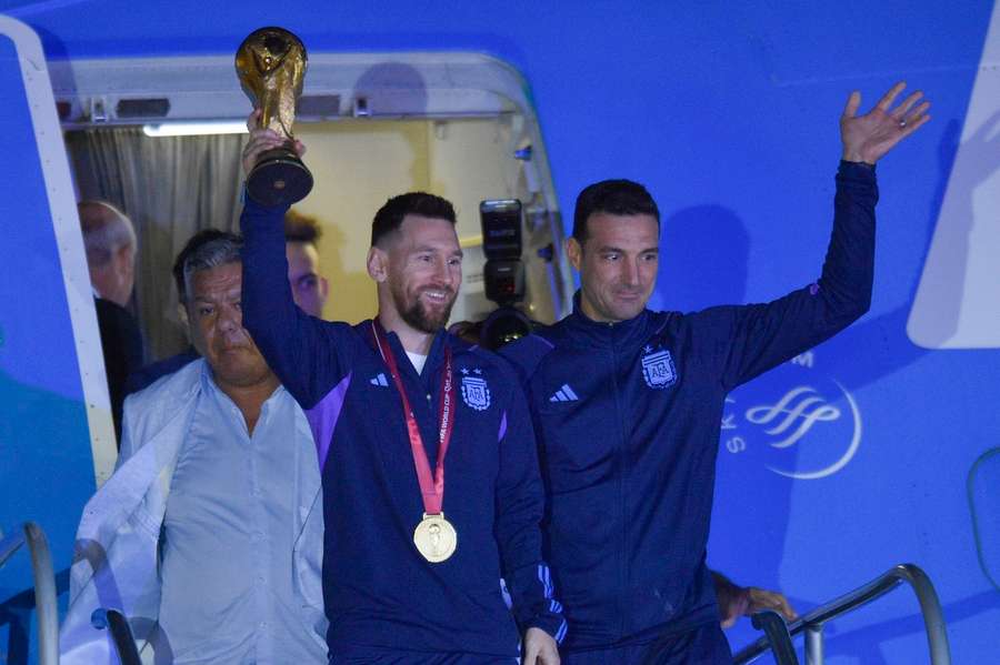 Scaloni permanece ao leme da Argentina pelo menos até ao verão