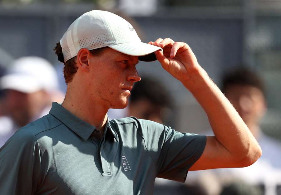 Jannik Sinner vuelve al buen camino ganando el segundo set