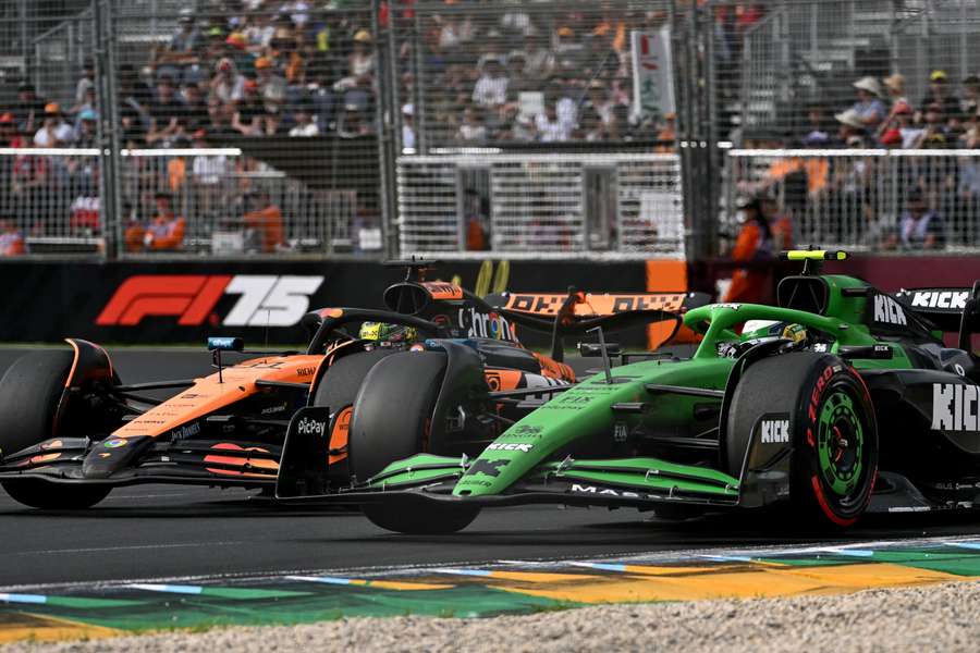 Lando Norris e Gabriel Portoleto em treino no GP da Austrália