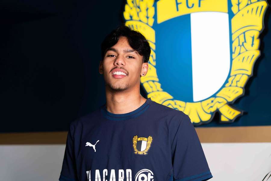 Rafael Venâncio chega proviente do Corinthians