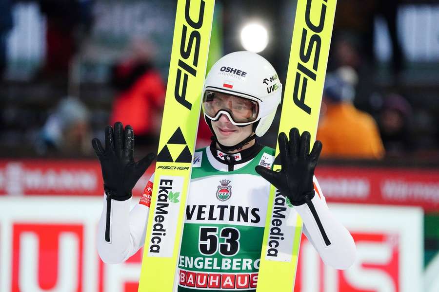 Tomasiak walczył o podium w Engelbergu, Kobayashi przerwał serię Prevca