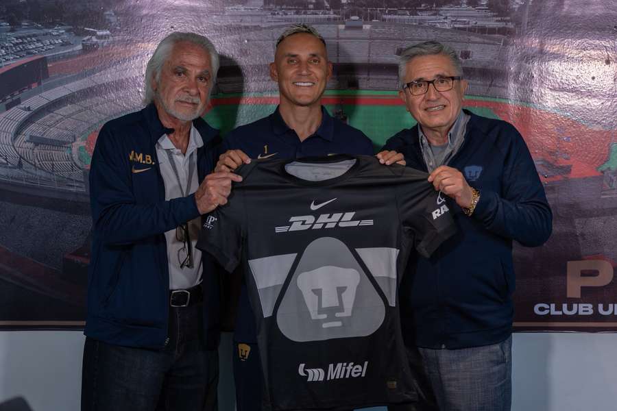 Keylor Navas é apresentado com festa como novo reforço do Pumas, do México
