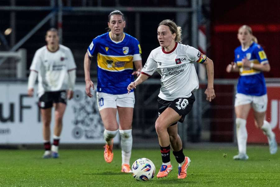 Zdebel im Dribbling.