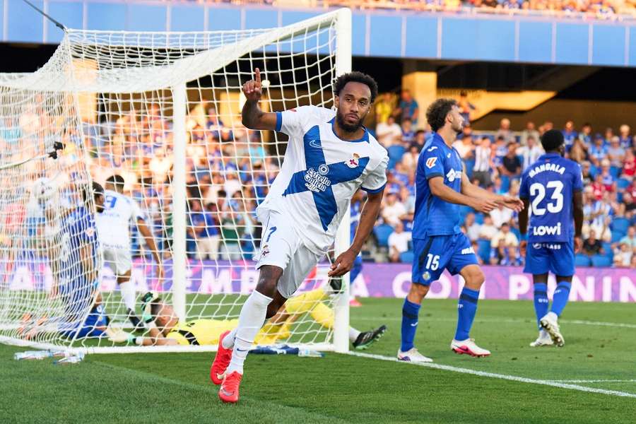 Aubameyang celebra su gol en el Coliseum Aubameyang celebra su gol en el Coliseum