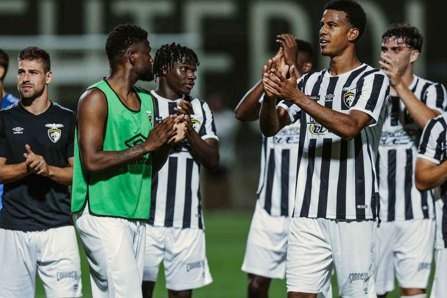 Portimonense volta a estar impedido de inscrever jogadores