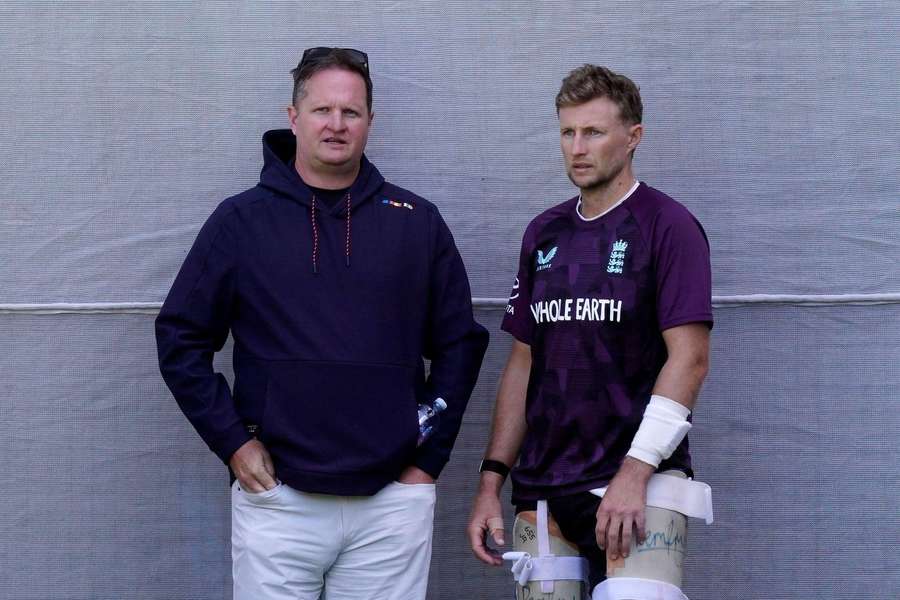 England managing director Rob Key (L) alongside legendary batsman Joe Root
