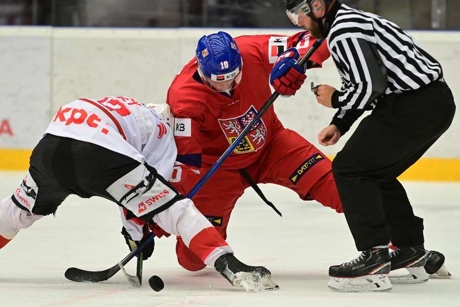 Jecho se turnaje nezúčastní. Jecho se turnaje nezúčastní.