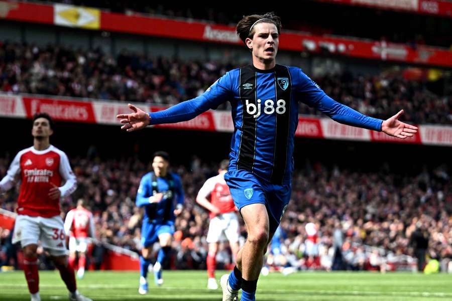 Arsenal sofreu com eficiência dos Cherries