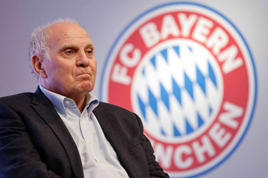 Hoeness označil dianie na prestupovom trhu za šialenstvo.