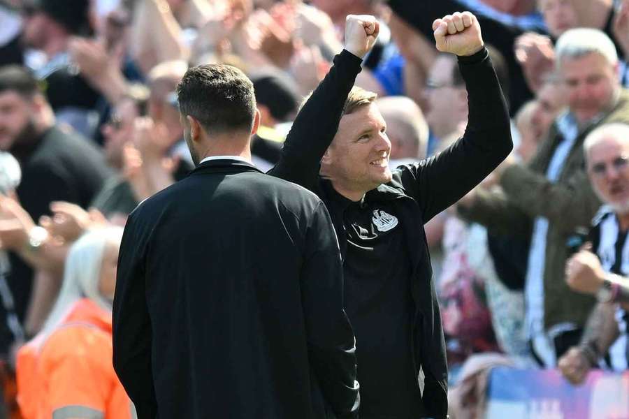 Eddie Howe festejou com os adeptos