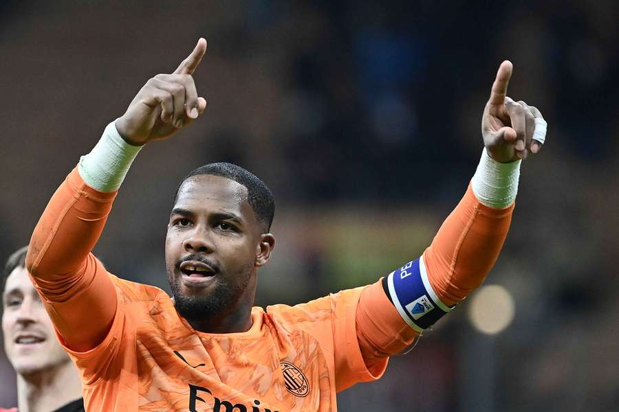 Mike Maignan Mike Maignan