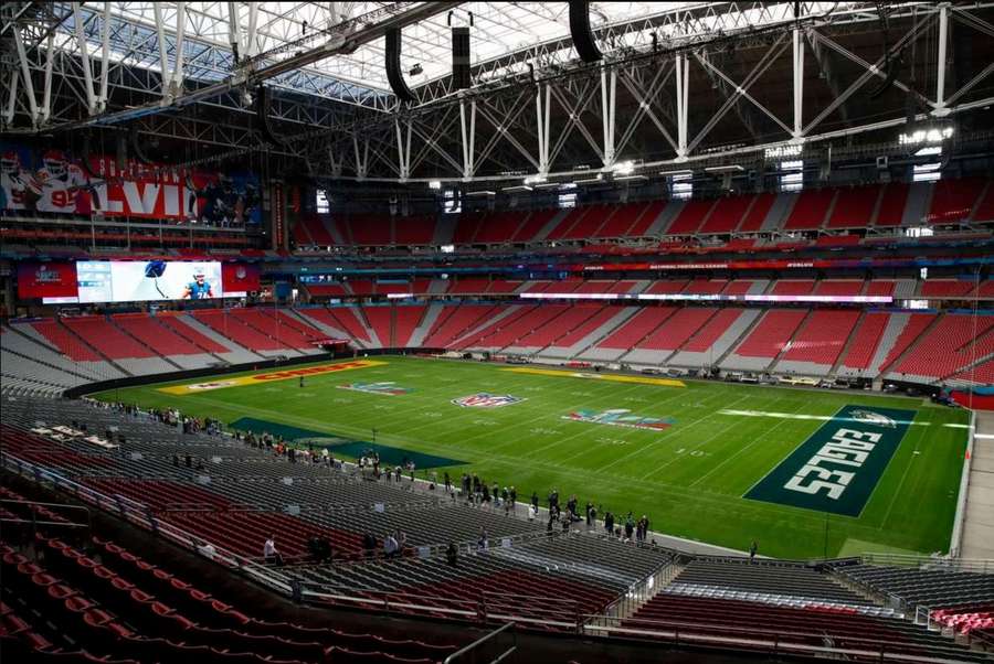 Preparativi in corso presso lo State Farm Stadium di Glendale, in Arizona