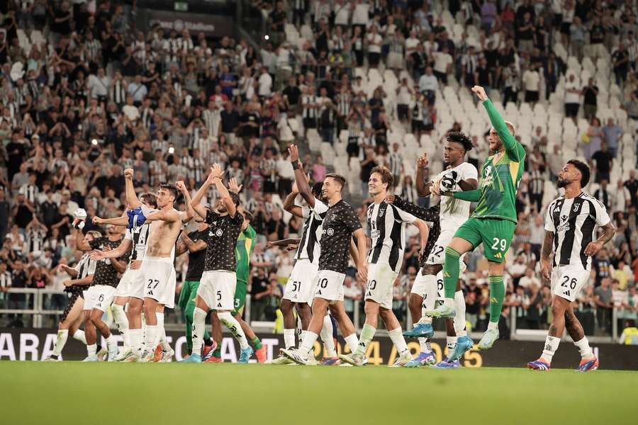 Juventus viert de 3-0 overwinning op Como