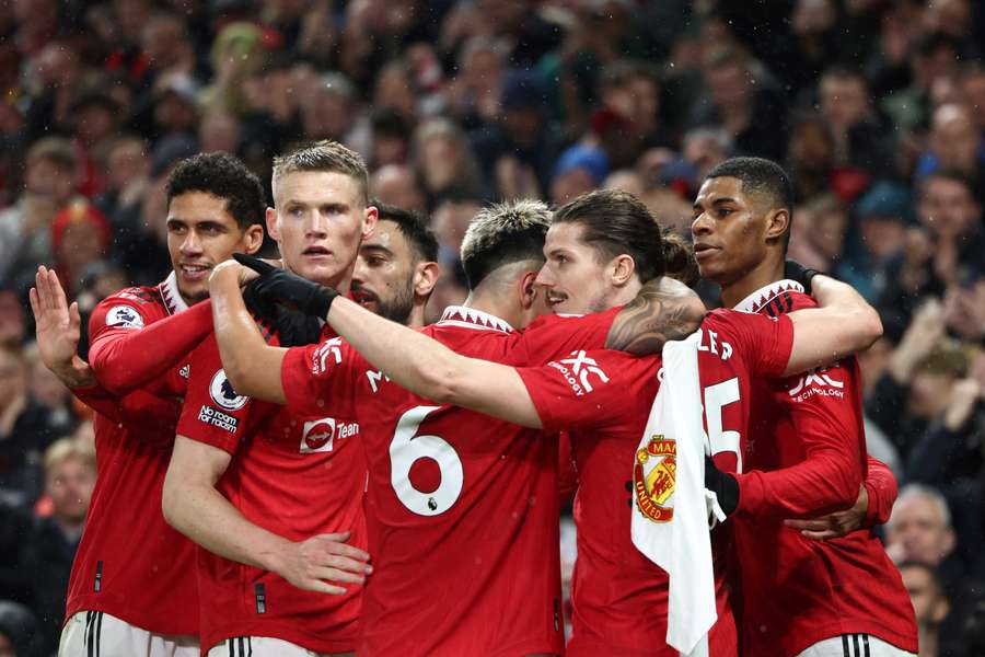 Manchester United are aiming to create some daylight between themselves and fifth-placed Tottenham