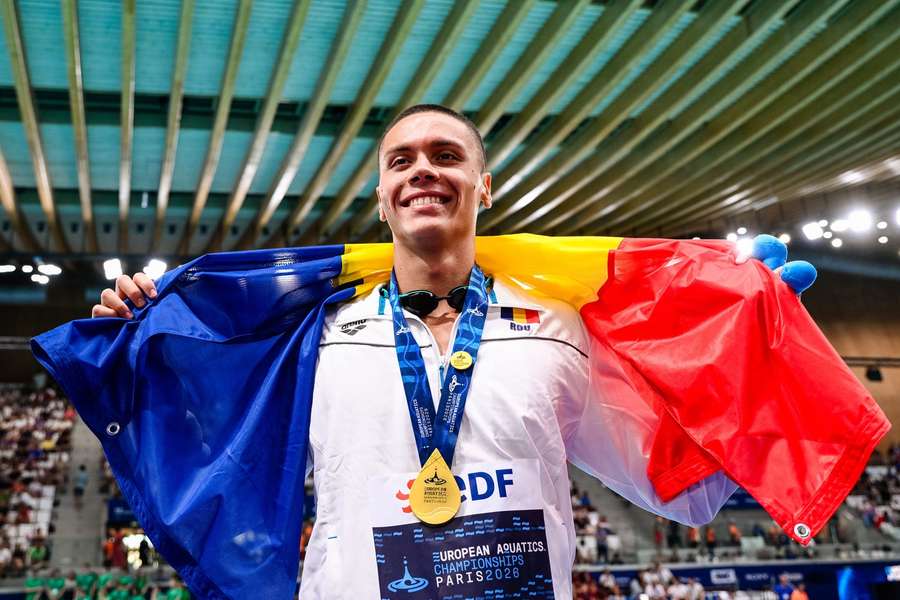 David Popovici cu medialia de aur de la 100 m David Popovici cu medialia de aur de la 100 m