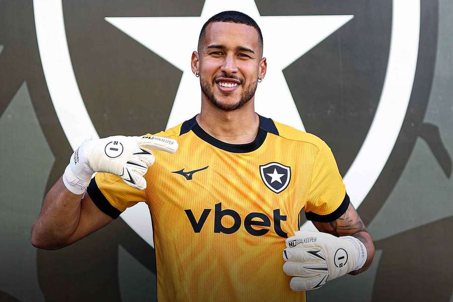 Gabriel Batista já foi apresentado no Botafogo Gabriel Batista já foi apresentado no Botafogo