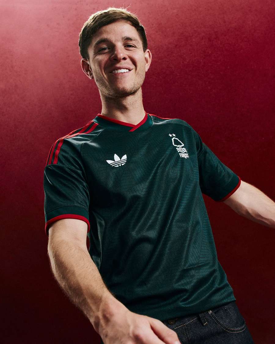 Wyjazdowa koszulka Nottingham Forest. Wyjazdowa koszulka Nottingham Forest.