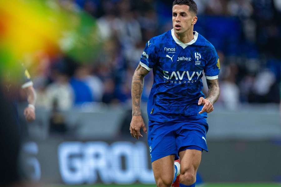 João Cancelo saiu lesionado aos 61 minutos na derrota do Al Hilal