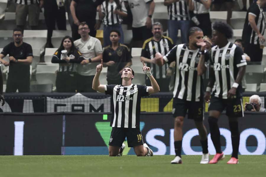 Borbas celebra fim de jejum e primeiro gol com a camisa do Galo
