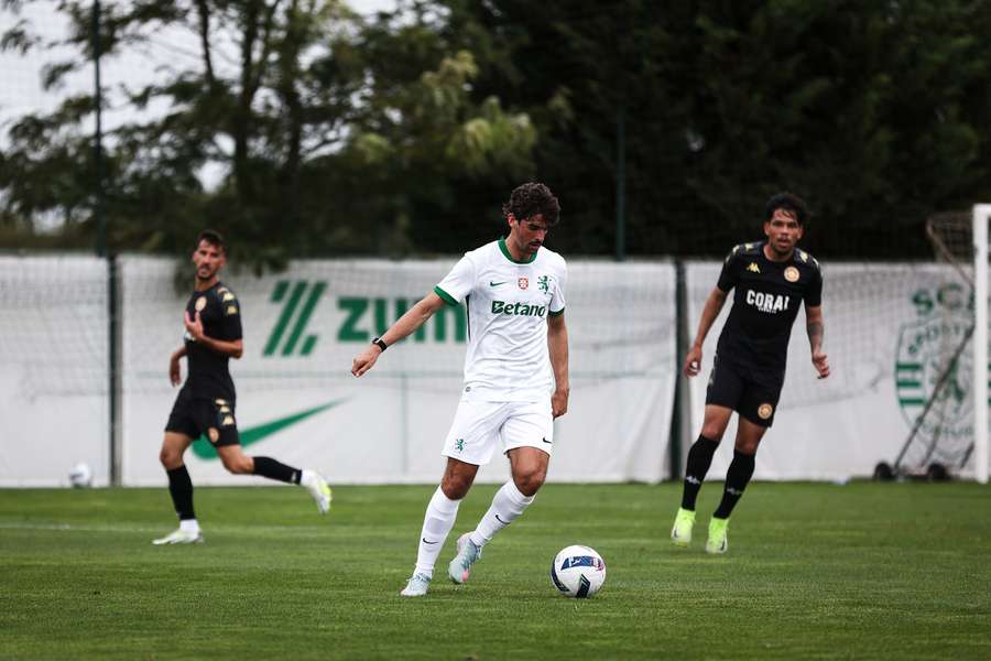 Trincão foi titular contra o Nacional Trincão foi titular contra o Nacional
