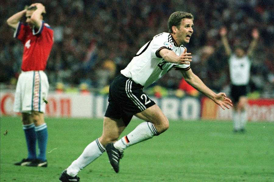 Oliver Bierhoff schoss Deutschland per Golden Goal zum bislang letzten EM-Titel.