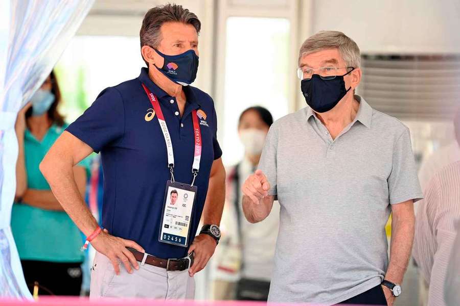 Sebastian Coe (l.) und Thomas Bach in Tokio