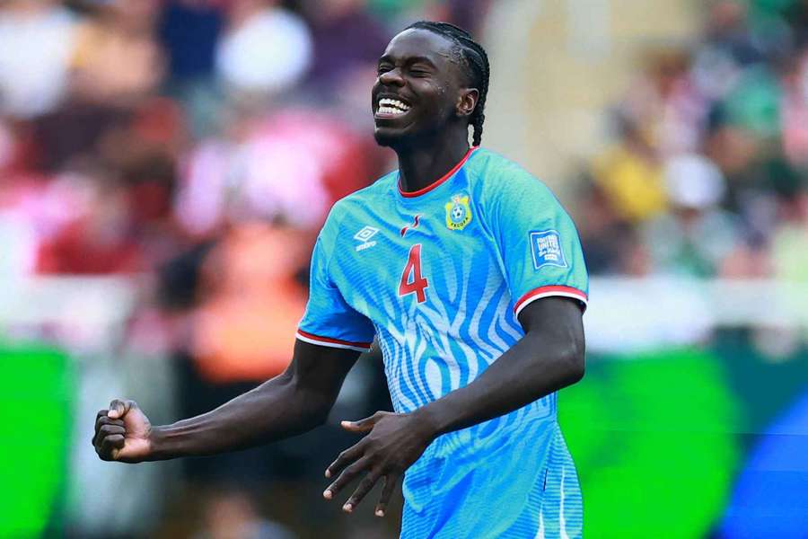 Tuanzebe sa teší z gólu v predĺžení.