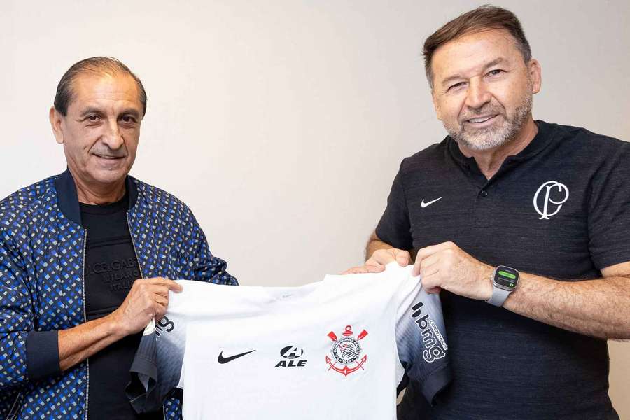 Ramón Díaz é o novo treinador do Corinthians