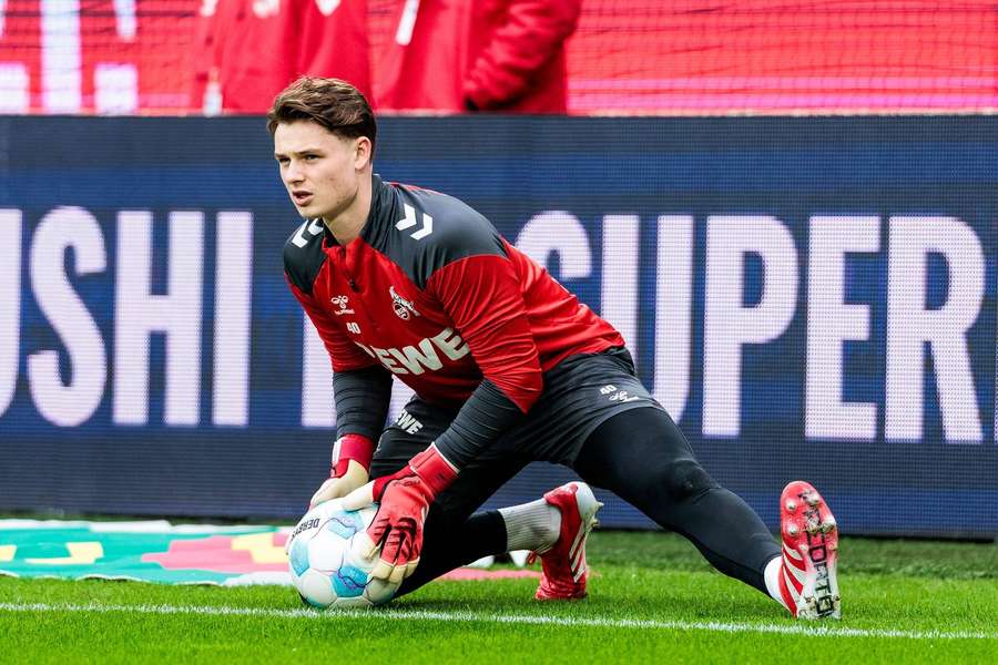 Bayern München hat mit sofortiger Wirkung U21-Nationatorhüter Jonas Urbig verpflichtet.