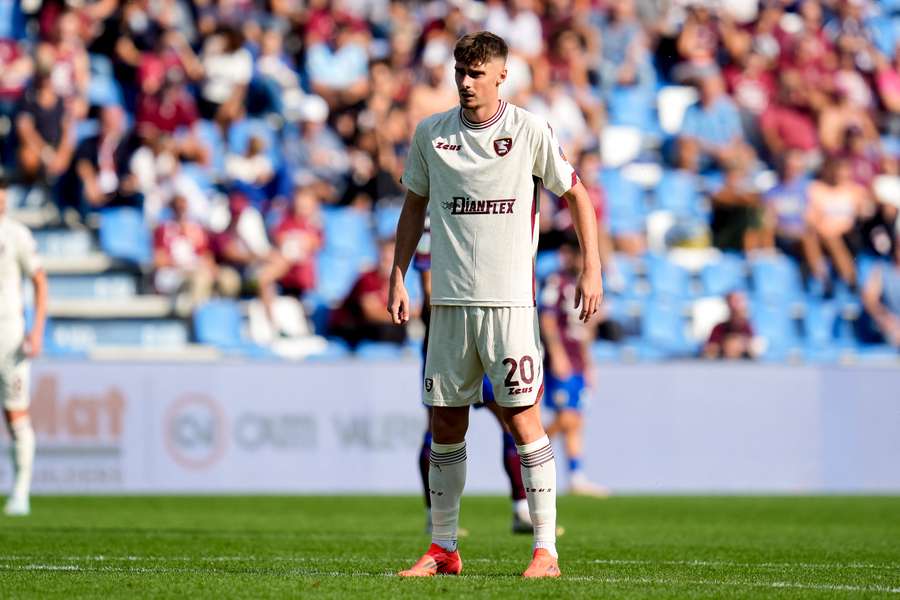 Szymon Włodarczyk w barwach US Salernitana w meczu Serie B z AC Reggiana, 21 września 2024 r. Szymon Włodarczyk w barwach US Salernitana w meczu Serie B z AC Reggiana, 21 września 2024 r.