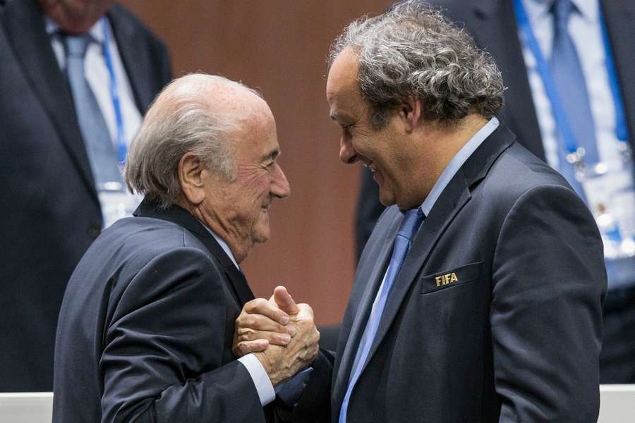 Blatter a Platini se v pátek dozví rozsudek. Hrozí jim i pětileté tresty.
