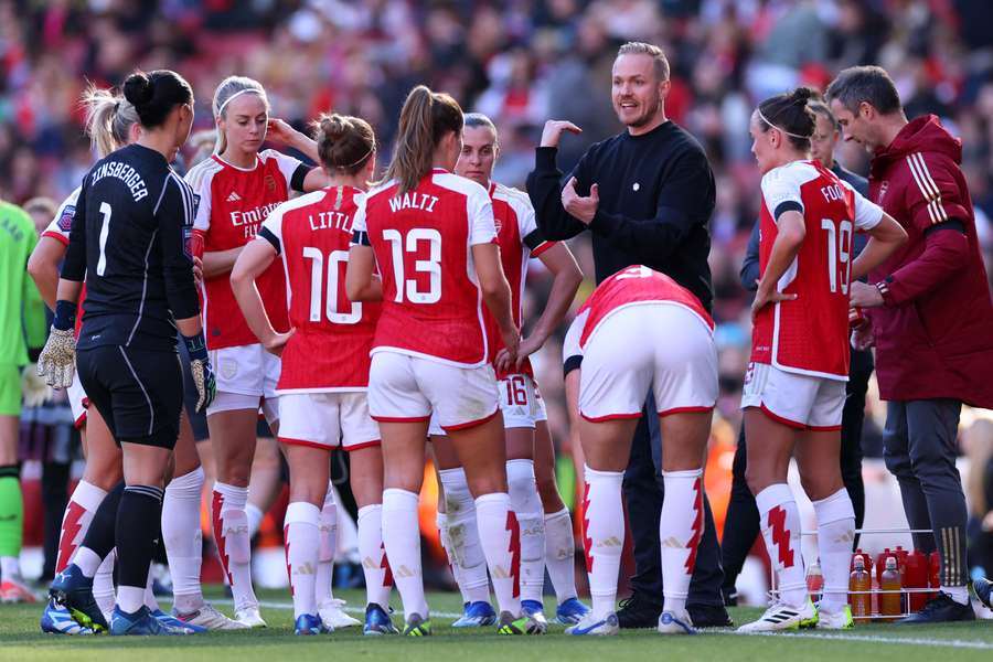 Jonas Eidevall is de hoofdcoach van Arsenal Women