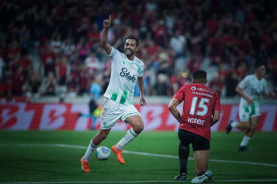 Nenê marcou pelo segundo jogo consecutivo