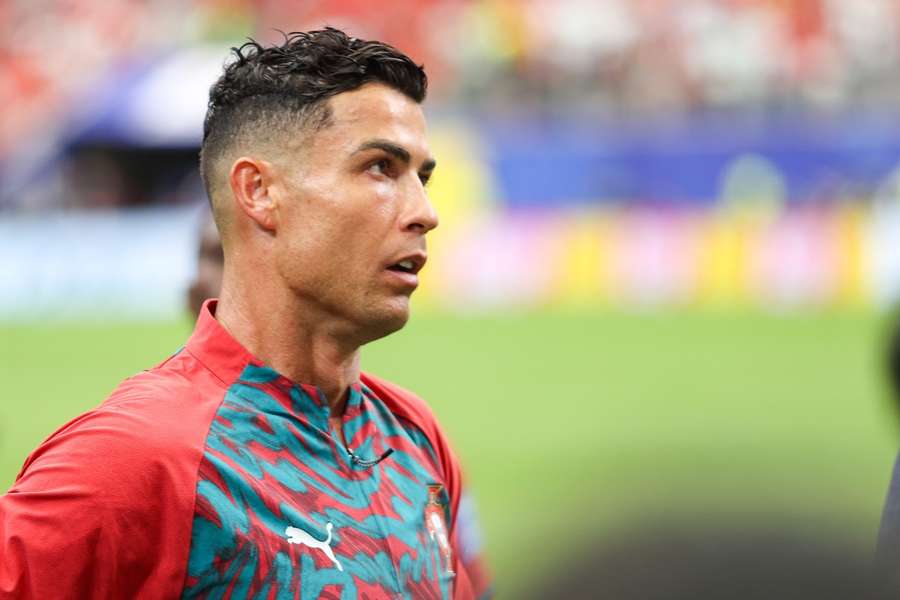 Cristiano Ronaldo, prezent la flash-interviu după partida Portugalia - Uzbekistan 5-0 Cristiano Ronaldo, prezent la flash-interviu după partida Portugalia - Uzbekistan 5-0