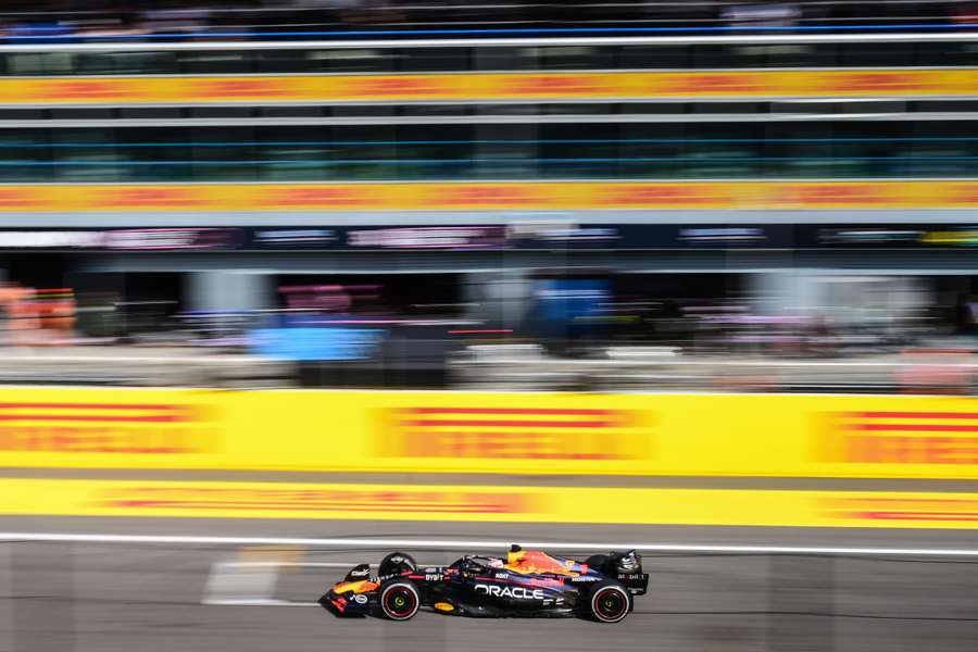 Max Verstappen também vence em Monza