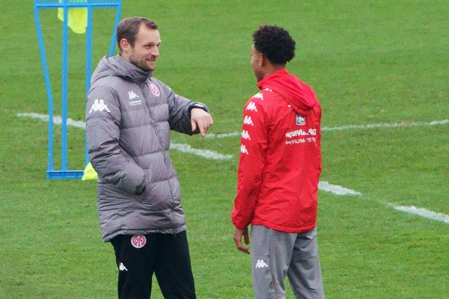 Bo Svensson er en ombejlet herre, men Mainz er slet ikke interesseret i at tale med andre klubber om at slippe ham. Bo Svensson er en ombejlet herre, men Mainz er slet ikke interesseret i at tale med andre klubber om at slippe ham.