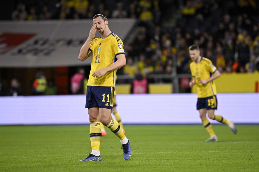 Zlatan raakte geblesseerd in Lecce en mist mogelijk de seizoensontknoping