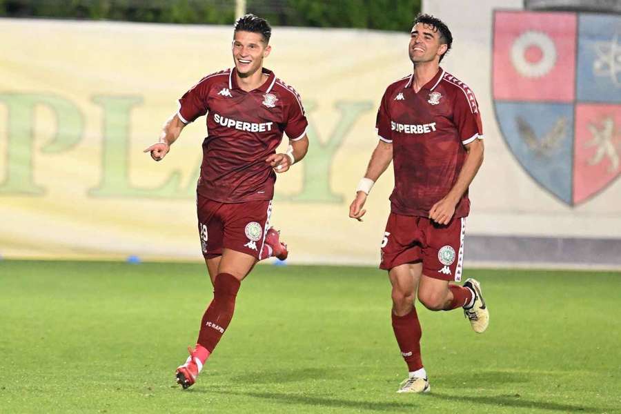 Dobre (stânga) a marcat pentru Rapid