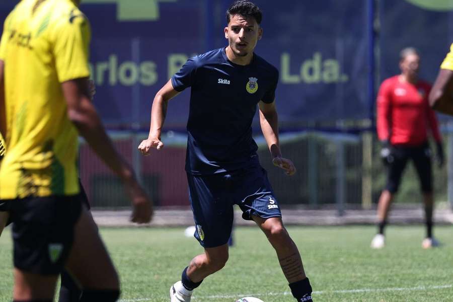 Pedro Santos ao serviço do Arouca