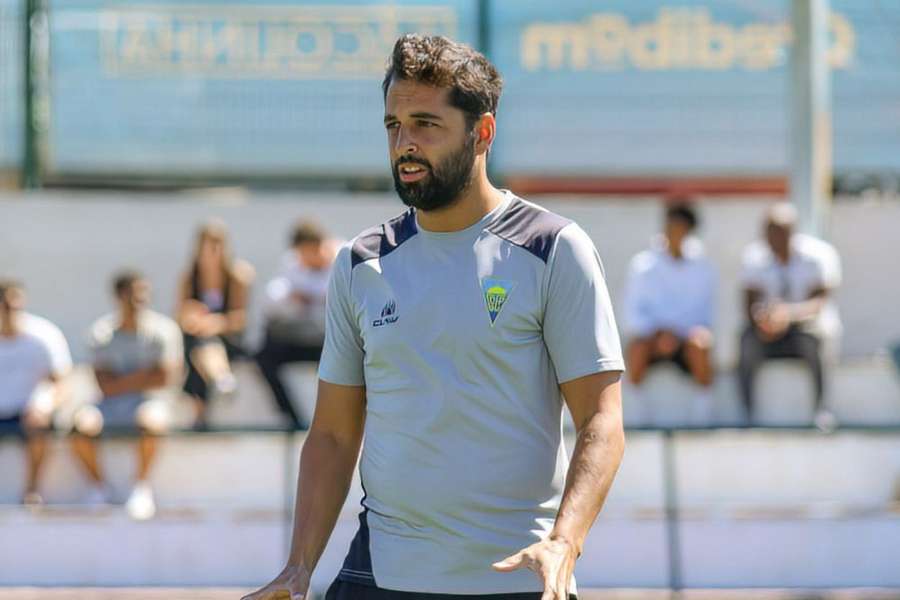 Sebastião Macias, treinador dos sub-19 e da equipa B do Estoril Praia