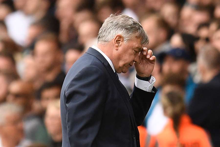 Leeds United's English head coach Sam Allardyce reacts on the touchline during the English Premier League football match between Leeds United and Tottenham Hotspur