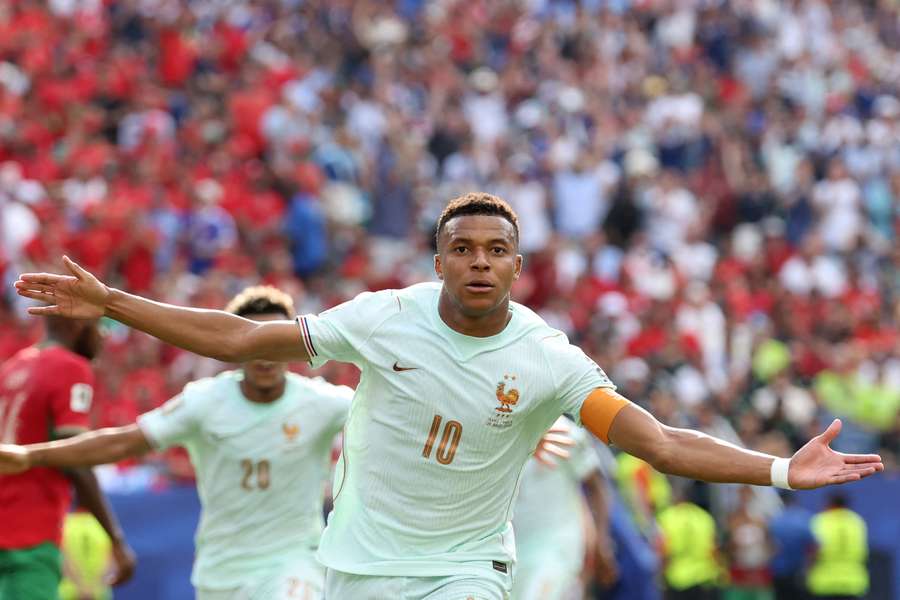 Mbappé, um fenômeno também nas redes sociais Mbappé, um fenômeno também nas redes sociais